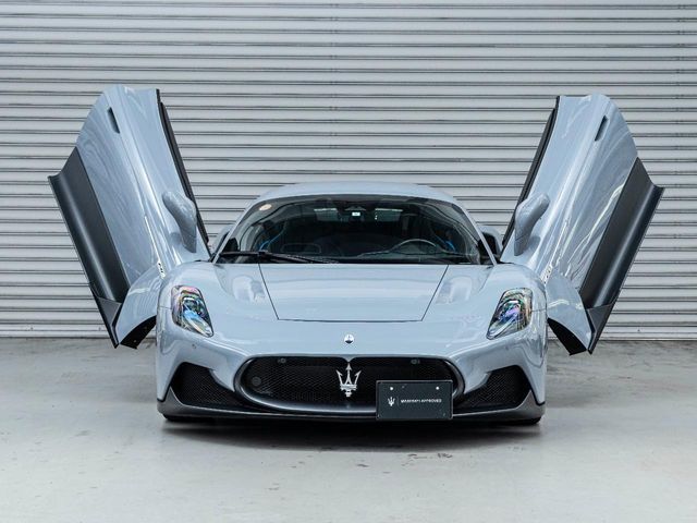 MASERATI MC20