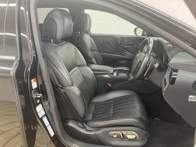 LEXUS LS500h 4WD
