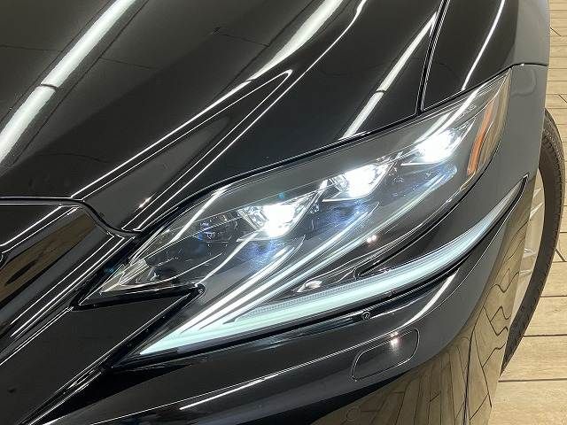 LEXUS LS500h 4WD