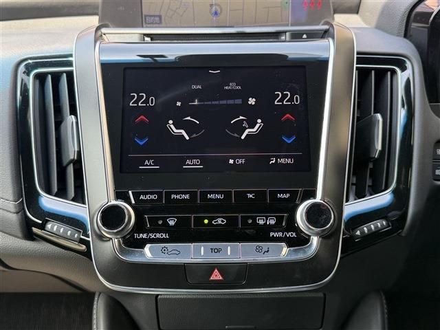 CROWN sedan hybrid
