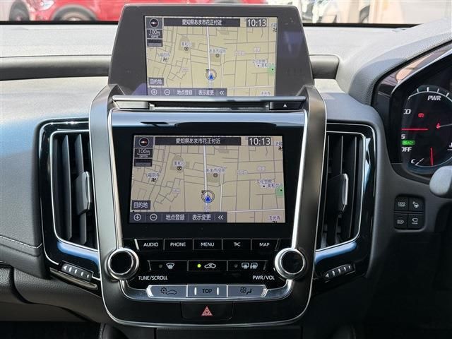 CROWN sedan hybrid