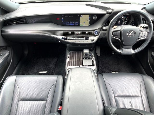 LEXUS LS500h 4WD