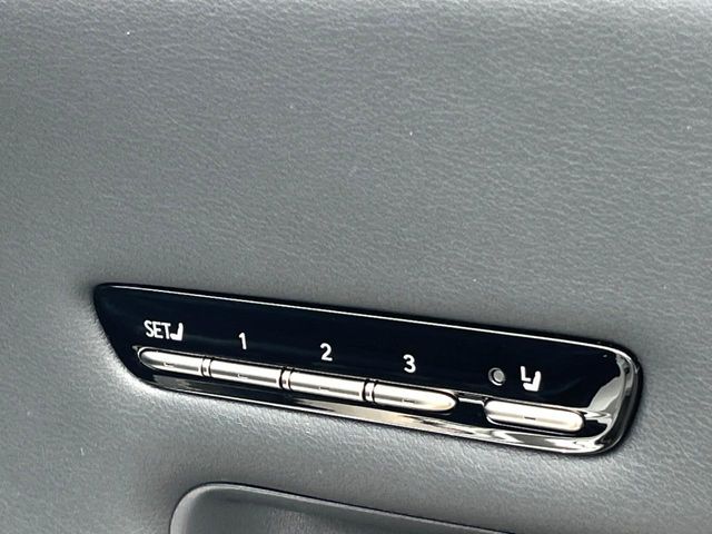 LEXUS LS500h 4WD