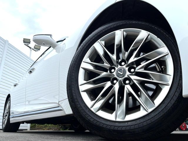 LEXUS LS500h 4WD