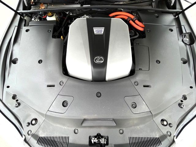 LEXUS LS500h 4WD