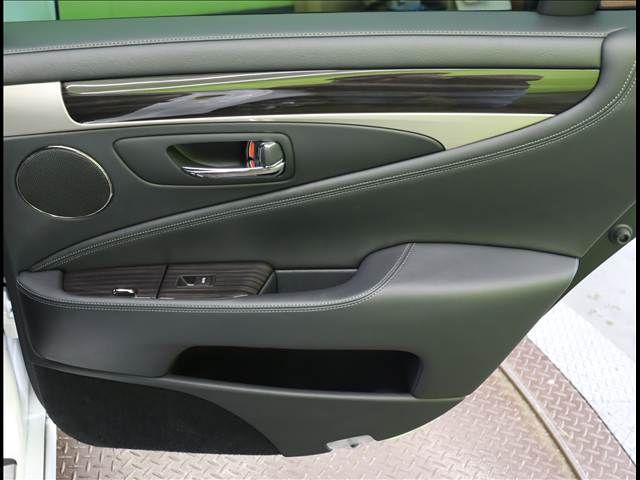 LEXUS LS600h