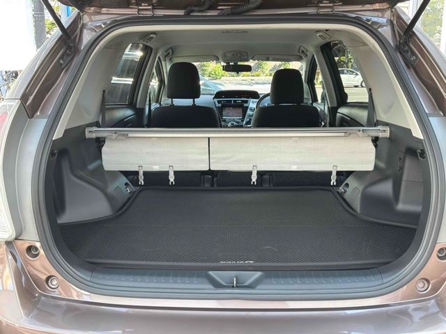 PRIUS Alpha