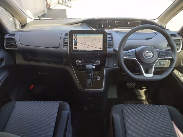 SERENA  S-HYBRID 4WD