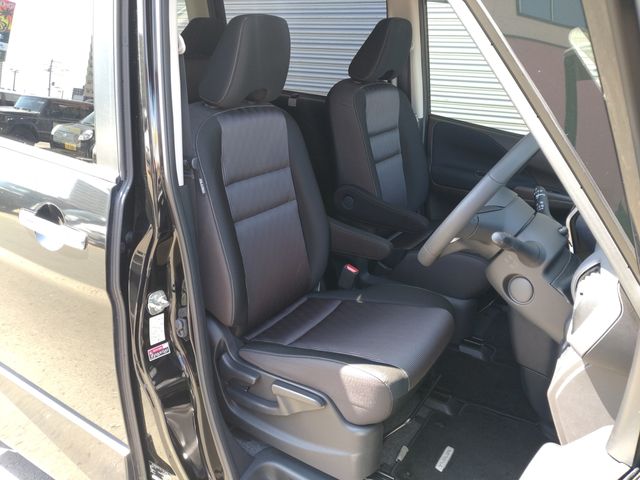 SERENA  S-HYBRID 4WD