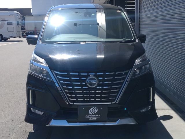 SERENA  S-HYBRID 4WD