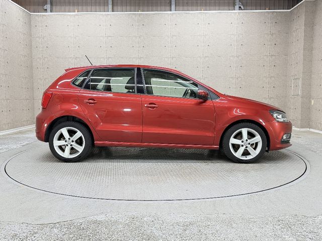 VOLKSWAGEN POLO