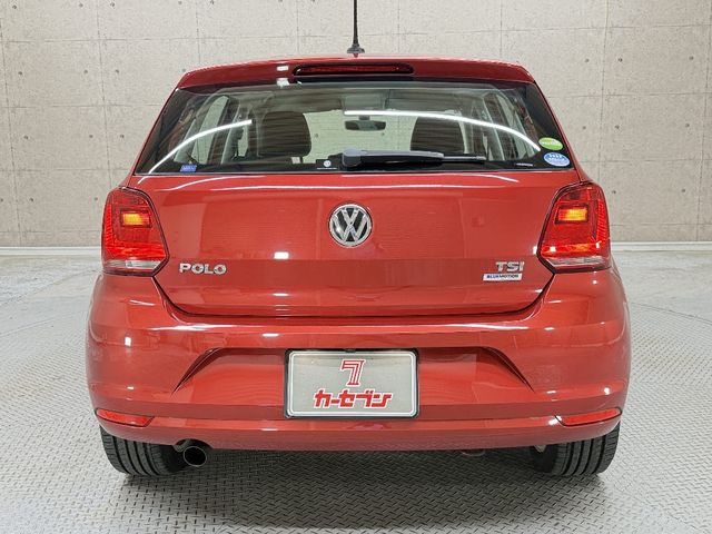VOLKSWAGEN POLO