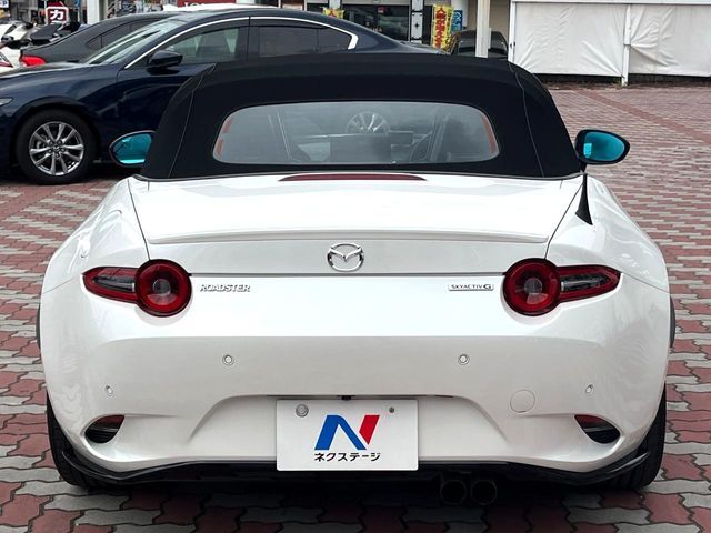 ROADSTER
