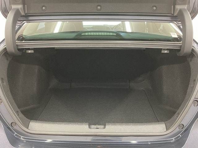 INSIGHT sedan