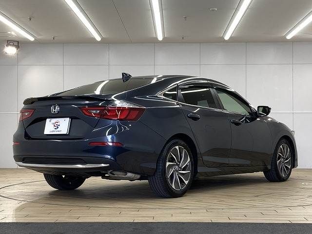 INSIGHT sedan