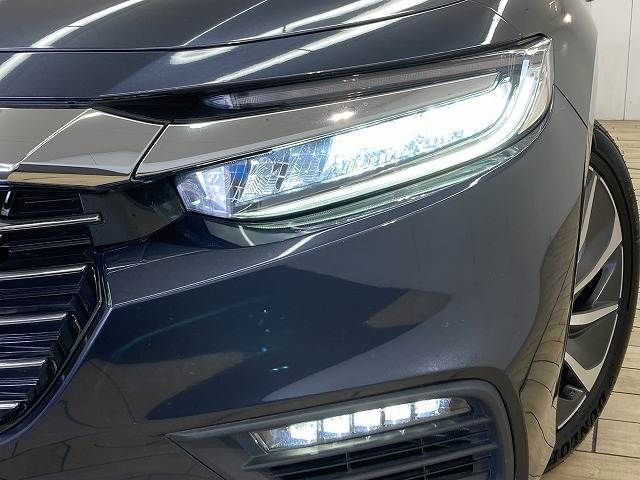 INSIGHT sedan