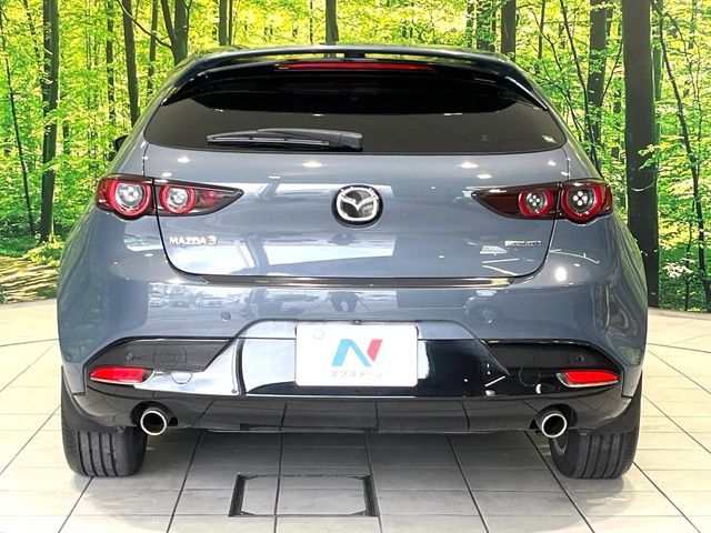 MAZDA3 FASTBACK