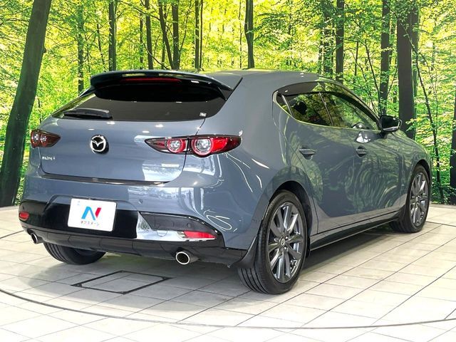 MAZDA3 FASTBACK