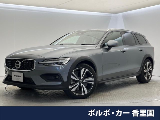 VOLVO V60 CROSS COUNTRY