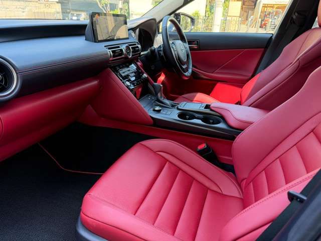LEXUS IS350