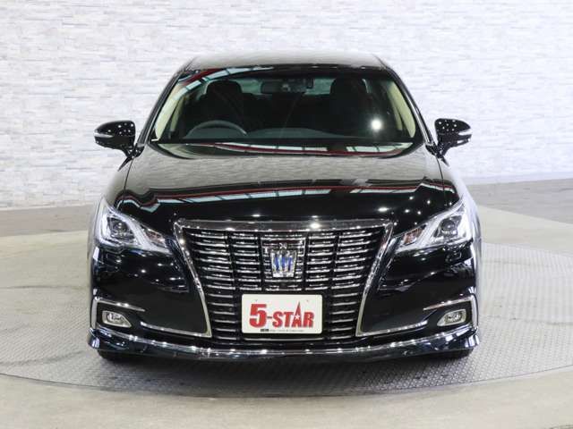 CROWN sedan hybrid