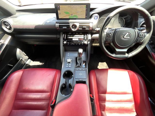 LEXUS IS300h