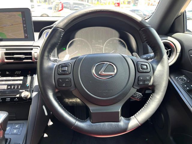 LEXUS IS300h