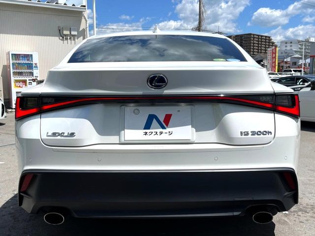 LEXUS IS300h