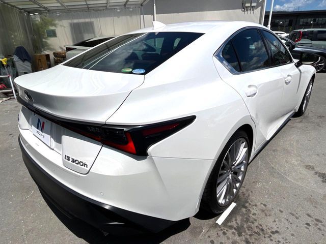LEXUS IS300h