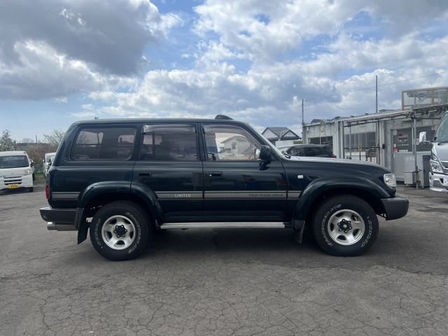 LANDCRUISER van