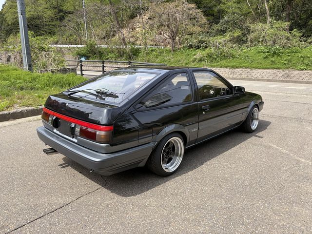 SPRINTER TRUENO hatchback