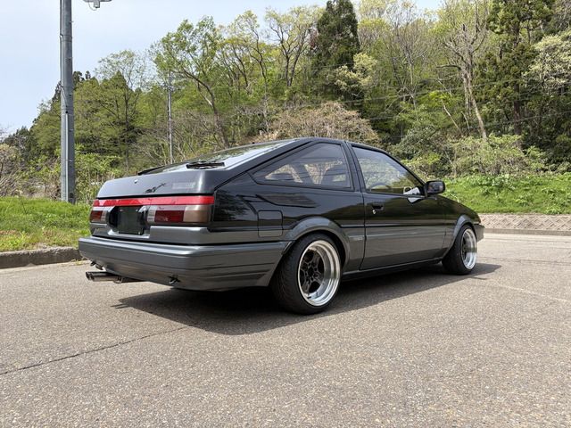 SPRINTER TRUENO hatchback
