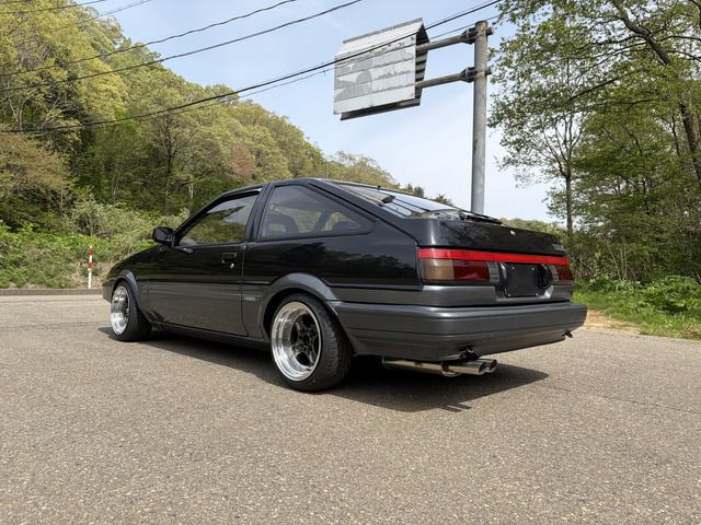 SPRINTER TRUENO hatchback