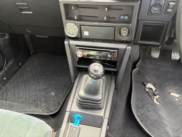 SPRINTER TRUENO hatchback