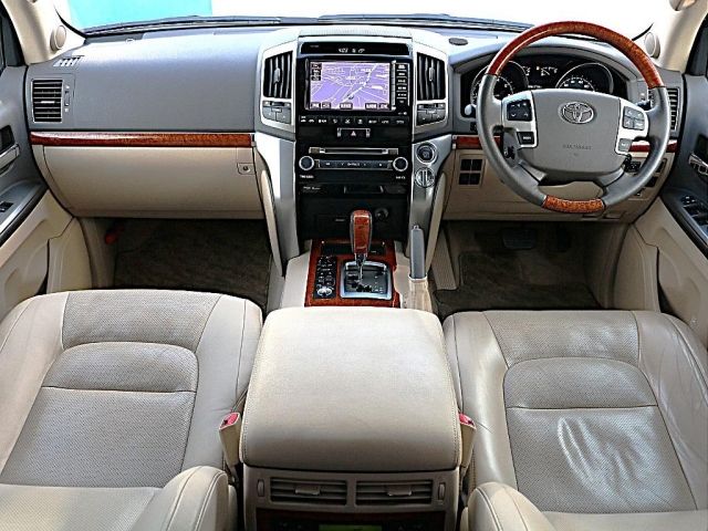 LANDCRUISER wagon
