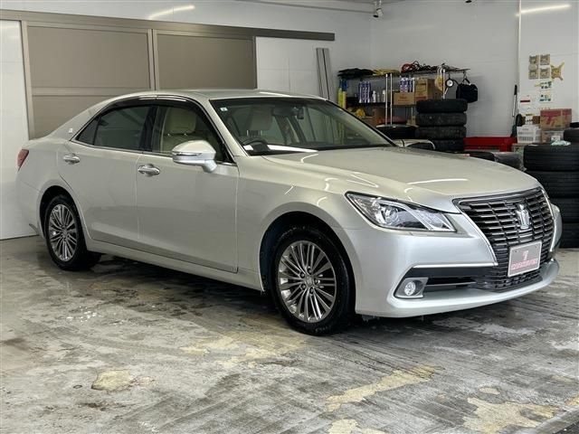 CROWN sedan 4WD