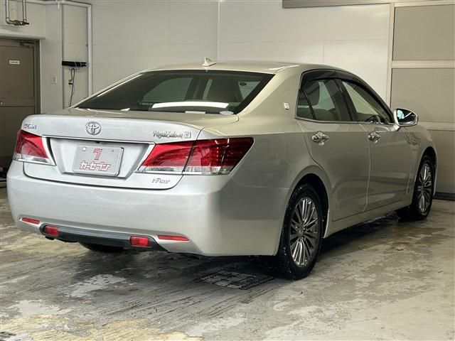 CROWN sedan 4WD