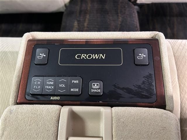 CROWN sedan 4WD