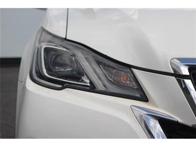 CROWN sedan hybrid