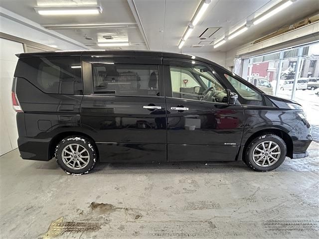SERENA  S-HYBRID 4WD