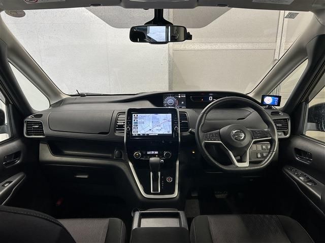 SERENA  S-HYBRID 4WD