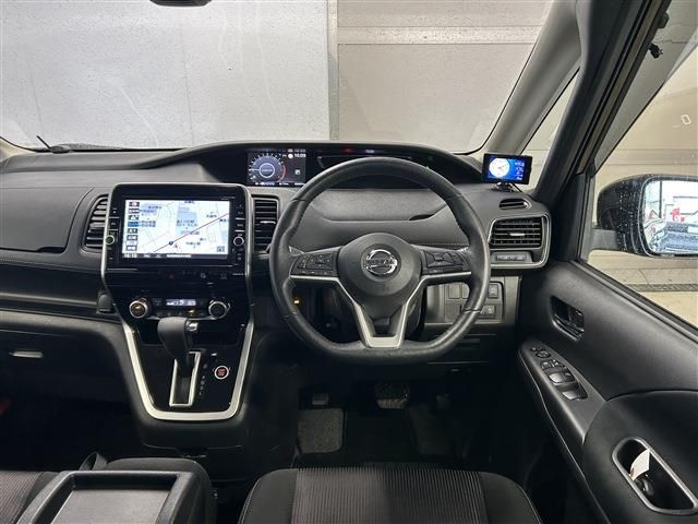SERENA  S-HYBRID 4WD