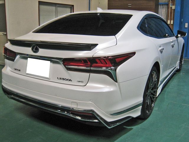 LEXUS LS500h 4WD