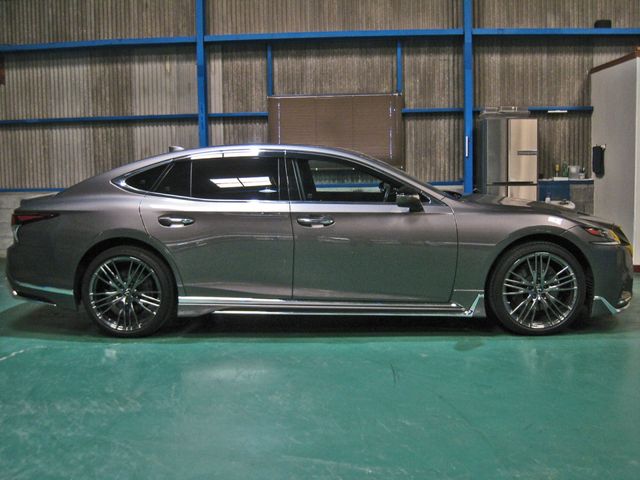 LEXUS LS500 4WD