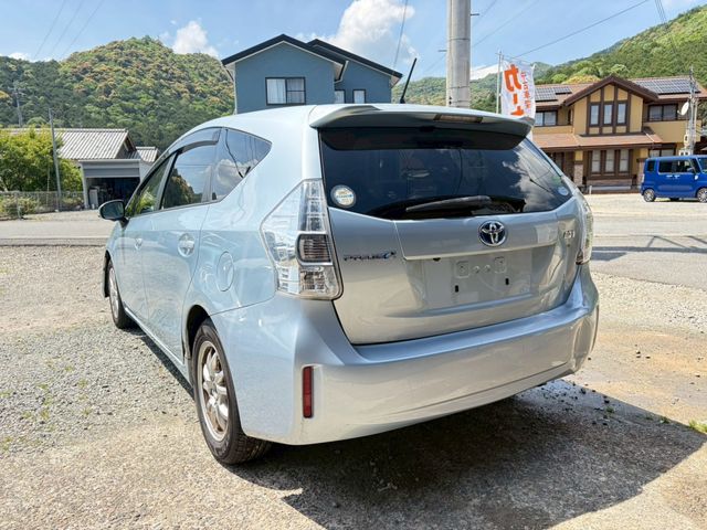 PRIUS Alpha