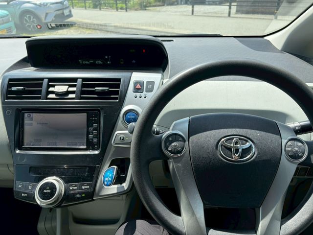 PRIUS Alpha