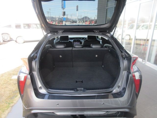 PRIUS 4WD