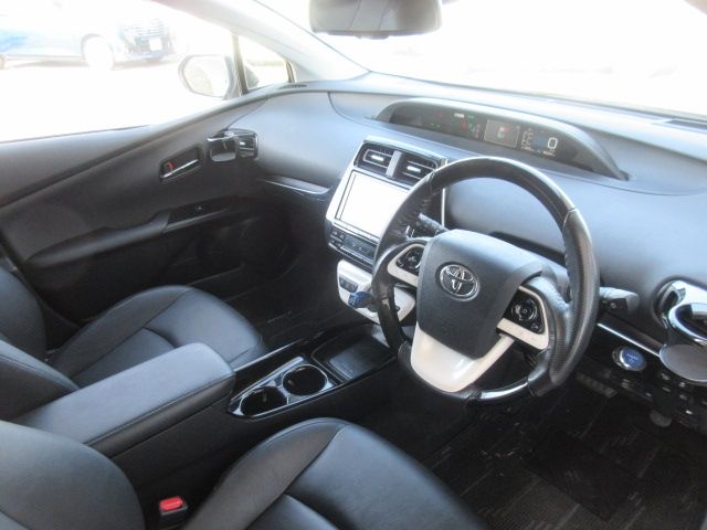 PRIUS 4WD