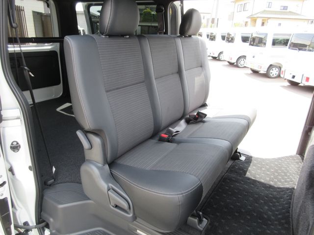 HIACE van 4WD
