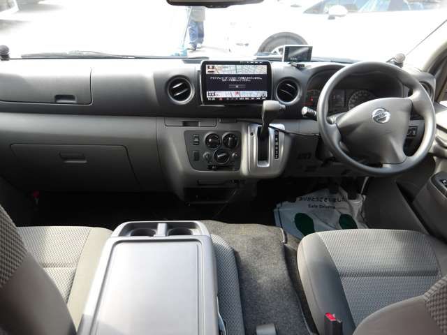 NV350 CARAVAN 4WD